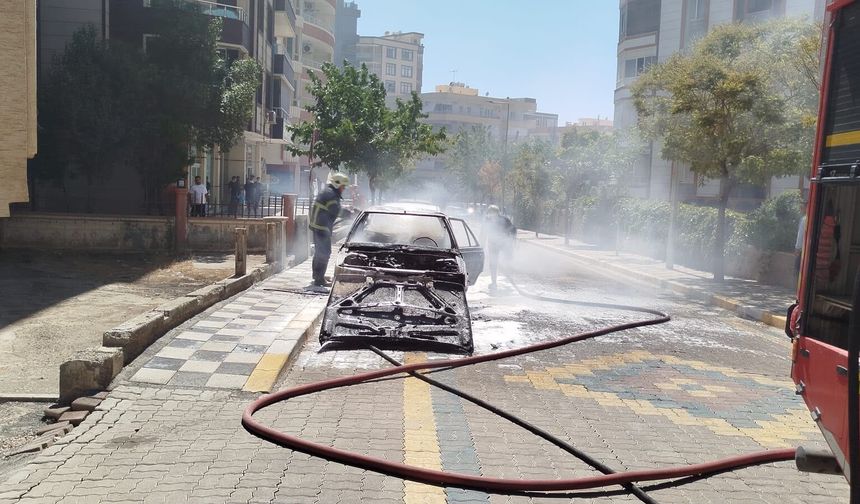 Şanlıurfa’da Korkutan Anlar! Otomobil Bir Anda Alev Aldı