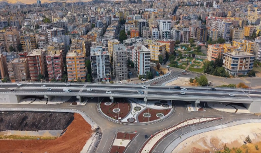 Şanlıurfa’da trafik için önemli gelişme! İki köprülü kavşak trafiğe açıldı