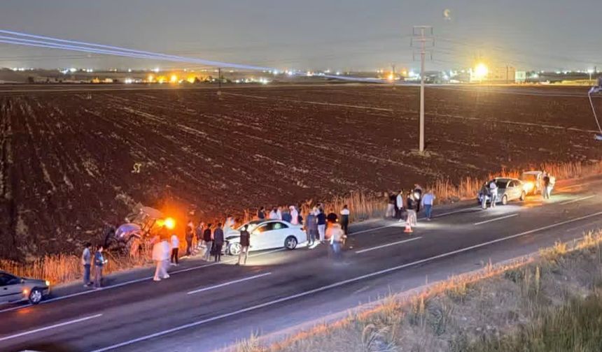 Viranşehir'de otomobil ile traktör çarpıştı, 2 yaralı