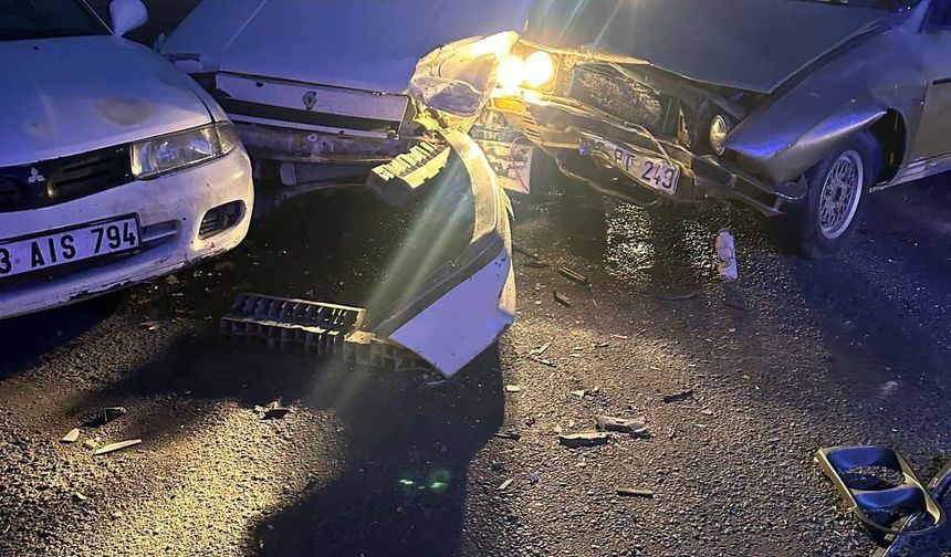 Şanlıurfa’da zincirleme kaza: Araçlarda maddi hasar oluştu