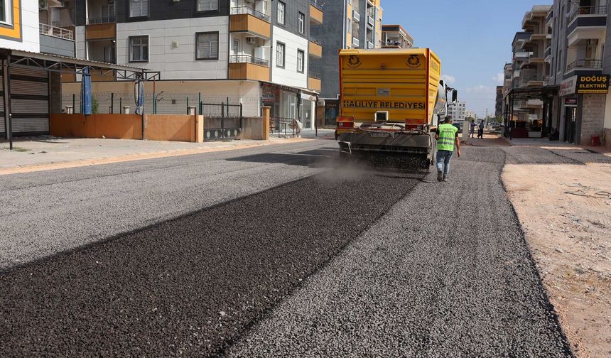 Haliliye’de Yollar Bir Bir Asfaltla Buluşuyor: Konuklu Mahallesi’nde Çalışmalar Sürüyor