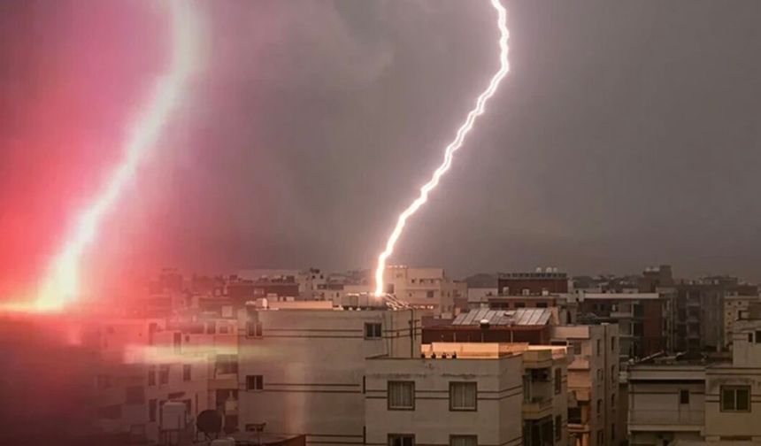 Şanlıurfa’da Akşam Saatlerinde Gök Gürültülü Sağanak Etkili Oluyor